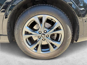 https://vehicle.imgix.net/4028473/91884411-db6e-4509-9193-50a9c6d4a4aa.jpg