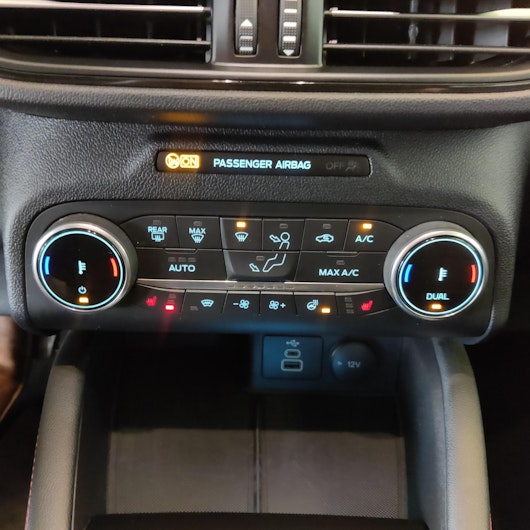 Vehicle image FORD KUGA