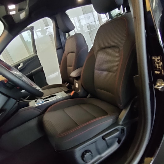 Vehicle image FORD KUGA