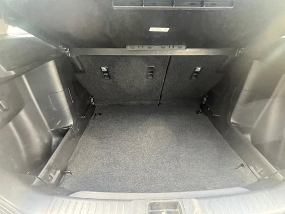 Vehicle image 17 Vehicle image 17