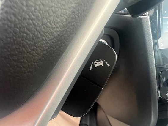 Vehicle image 17 Vehicle image 17