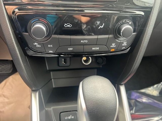 Vehicle image 12 Vehicle image 12