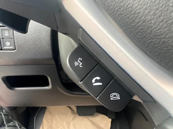 Vehicle image 18 Vehicle image 18