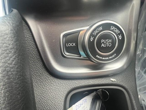 Vehicle image 14 Vehicle image 14