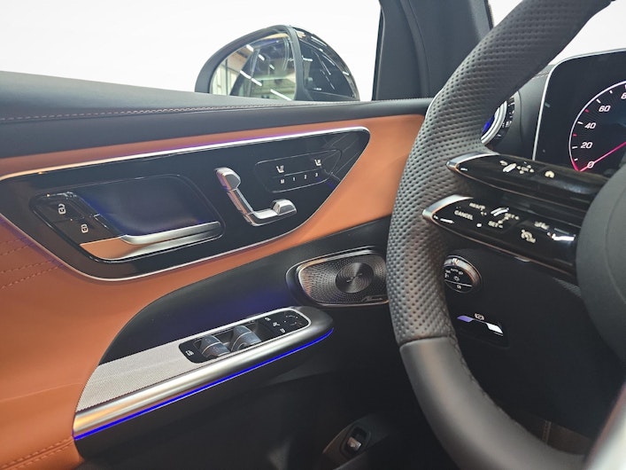 Vehicle image MERCEDES-BENZ GLC 300