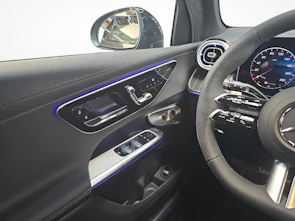 Fahrzeugbild MERCEDES-BENZ GLC 300 4MATIC AMG Line