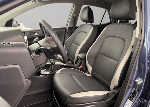 Vehicle image 5 Vehicle image 5