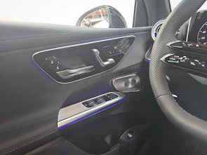 Fahrzeugbild MERCEDES-BENZ GLC 300 4MATIC AMG Line