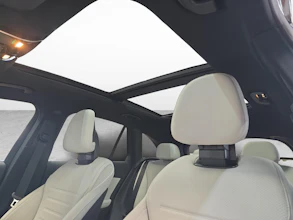 https://vehicle.imgix.net/4028582/f26797f8-708f-4b71-b645-a7d6cdd4d05e.jpg