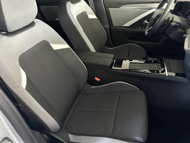 Opel Astra 1.6 T PHEV Swiss
