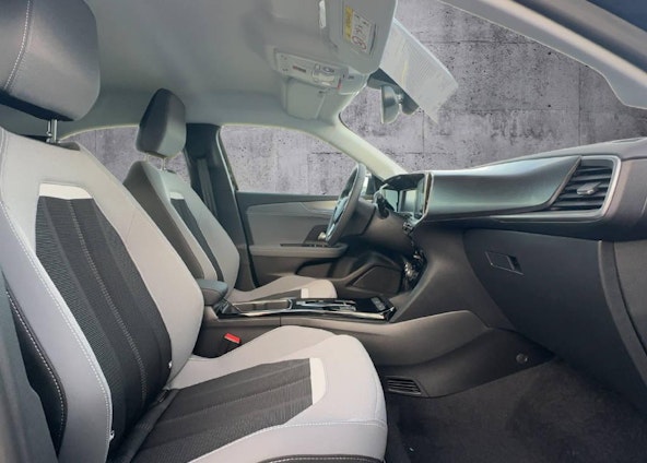 Vehicle image 13 Vehicle image 13