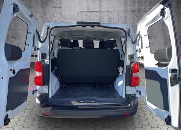 Vehicle image 13 Vehicle image 13