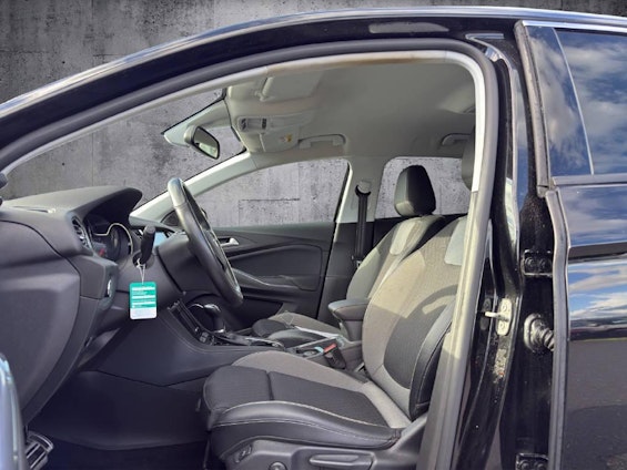 Vehicle image 5 Vehicle image 5