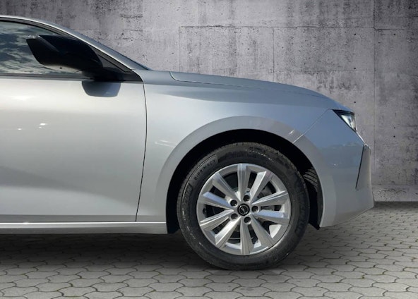 Vehicle image 14 Vehicle image 14