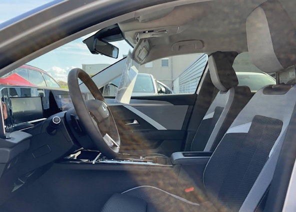 Vehicle image 6 Vehicle image 6