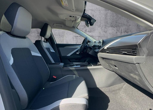 Vehicle image 13 Vehicle image 13