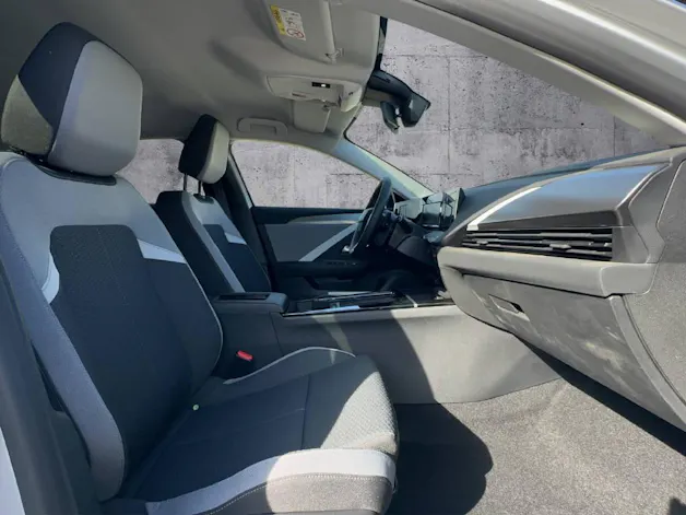 Opel Astra 1.2 T Swiss