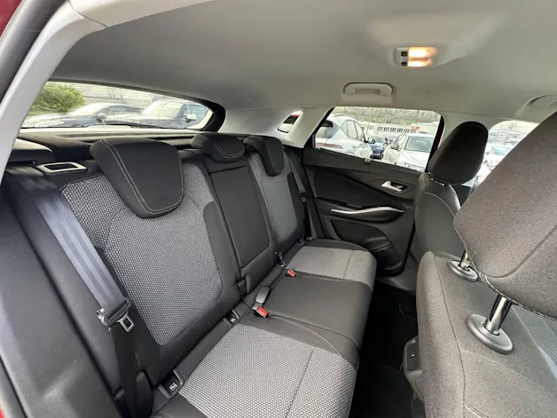 Opel Grandland X 1.2 T Design Line