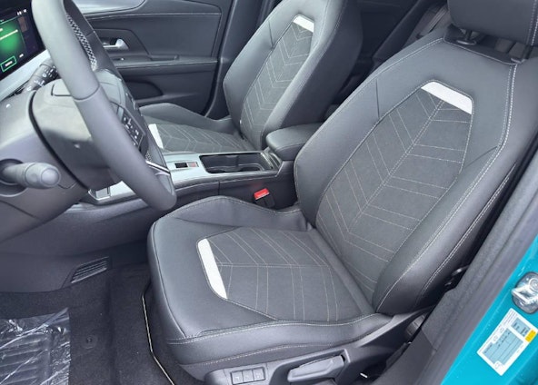 Vehicle image 6 Vehicle image 6