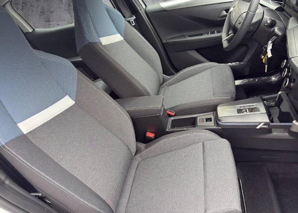 Vehicle image 8 Vehicle image 8