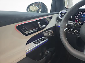 Fahrzeugbild MERCEDES-BENZ GLC 400 e 4MATIC EQ Star AMG Line