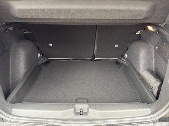 Vehicle image 13 Vehicle image 13