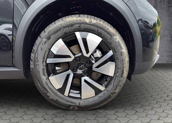 Vehicle image 14 Vehicle image 14