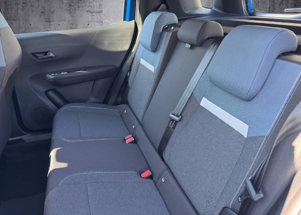 Vehicle image 8 Vehicle image 8