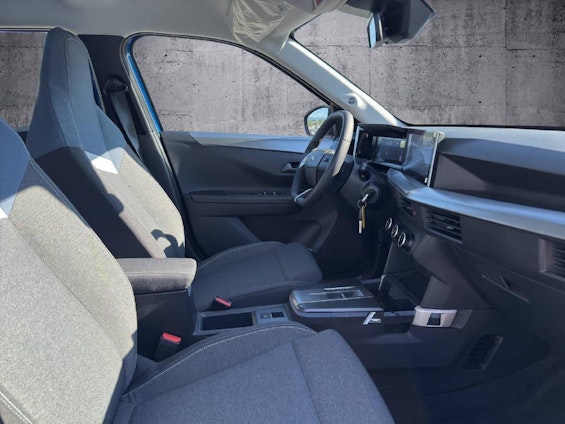 Vehicle image 9 Vehicle image 9