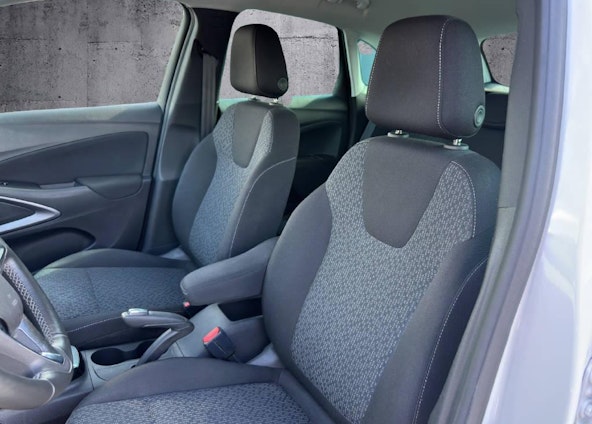 Vehicle image 6 Vehicle image 6