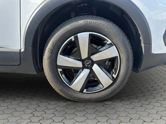 Vehicle image 13 Vehicle image 13