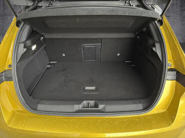 Opel Astra 1.2 T Swiss Plus