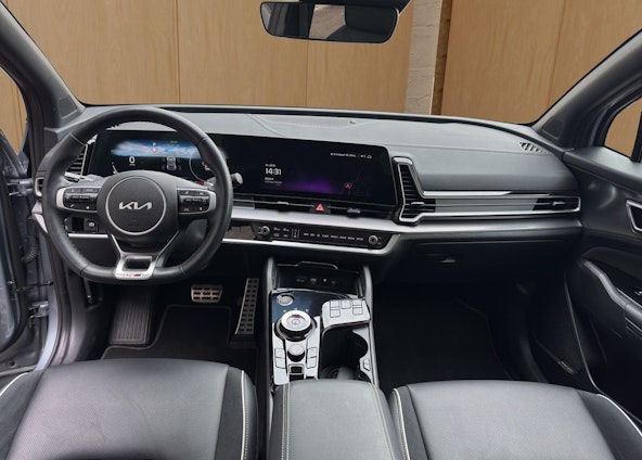 Vehicle image 9 Vehicle image 9