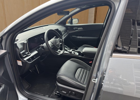 Vehicle image 6 Vehicle image 6