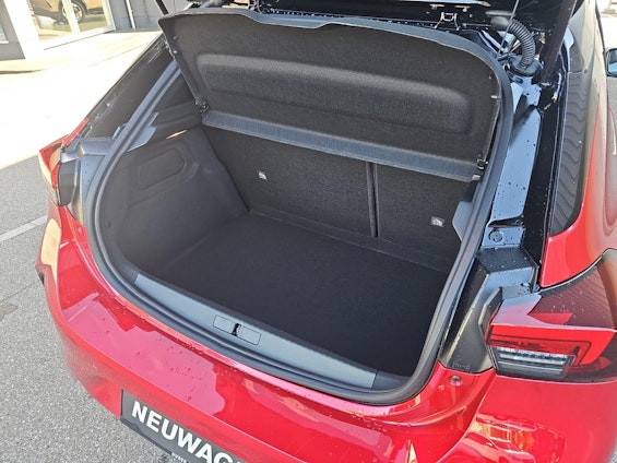 Vehicle image 17 Vehicle image 17