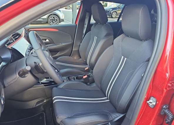 Vehicle image 16 Vehicle image 16