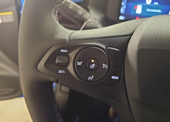 Vehicle image 16 Vehicle image 16