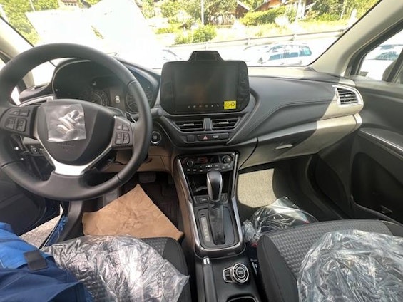 Vehicle image 6 Vehicle image 6