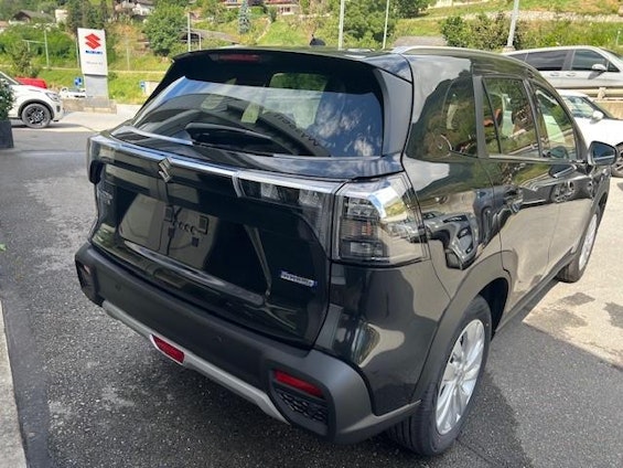 Vehicle image 4 Vehicle image 4