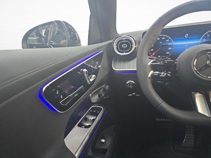 Vehicle image MERCEDES-BENZ GLC 300