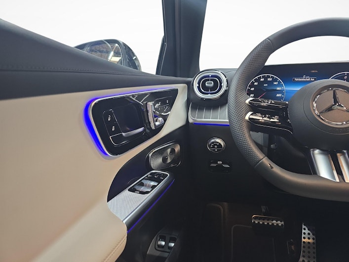 Vehicle image MERCEDES-BENZ GLC 400