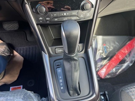 Vehicle image 9 Vehicle image 9