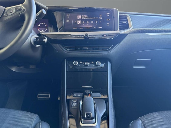 Vehicle image 8 Vehicle image 8