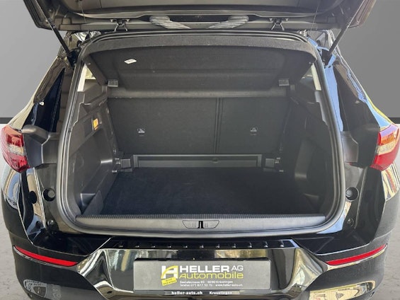 Vehicle image 4 Vehicle image 4