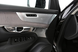 Vehicle image VOLVO XC90 2.0 T8 TE Ultra Dark eAWD