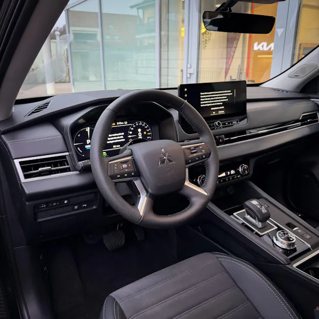 Mitsubishi Outlander 2.4 PHEV Invite 4x4