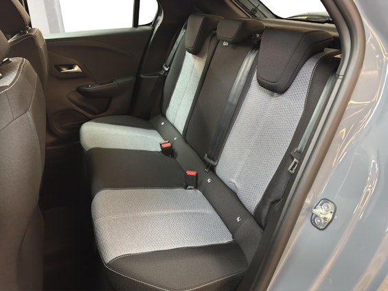 Vehicle image 8 Vehicle image 8