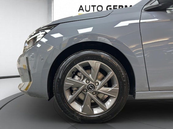 Vehicle image 14 Vehicle image 14