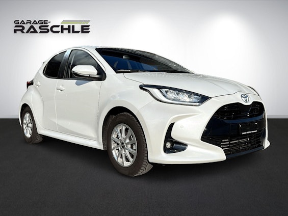 First vehicle image