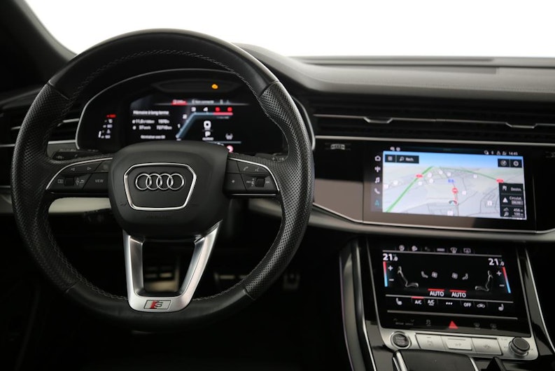 Vehicle image AUDI Q8